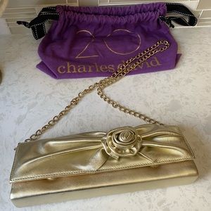 Xlnt Condition Charles David clutch w/chain